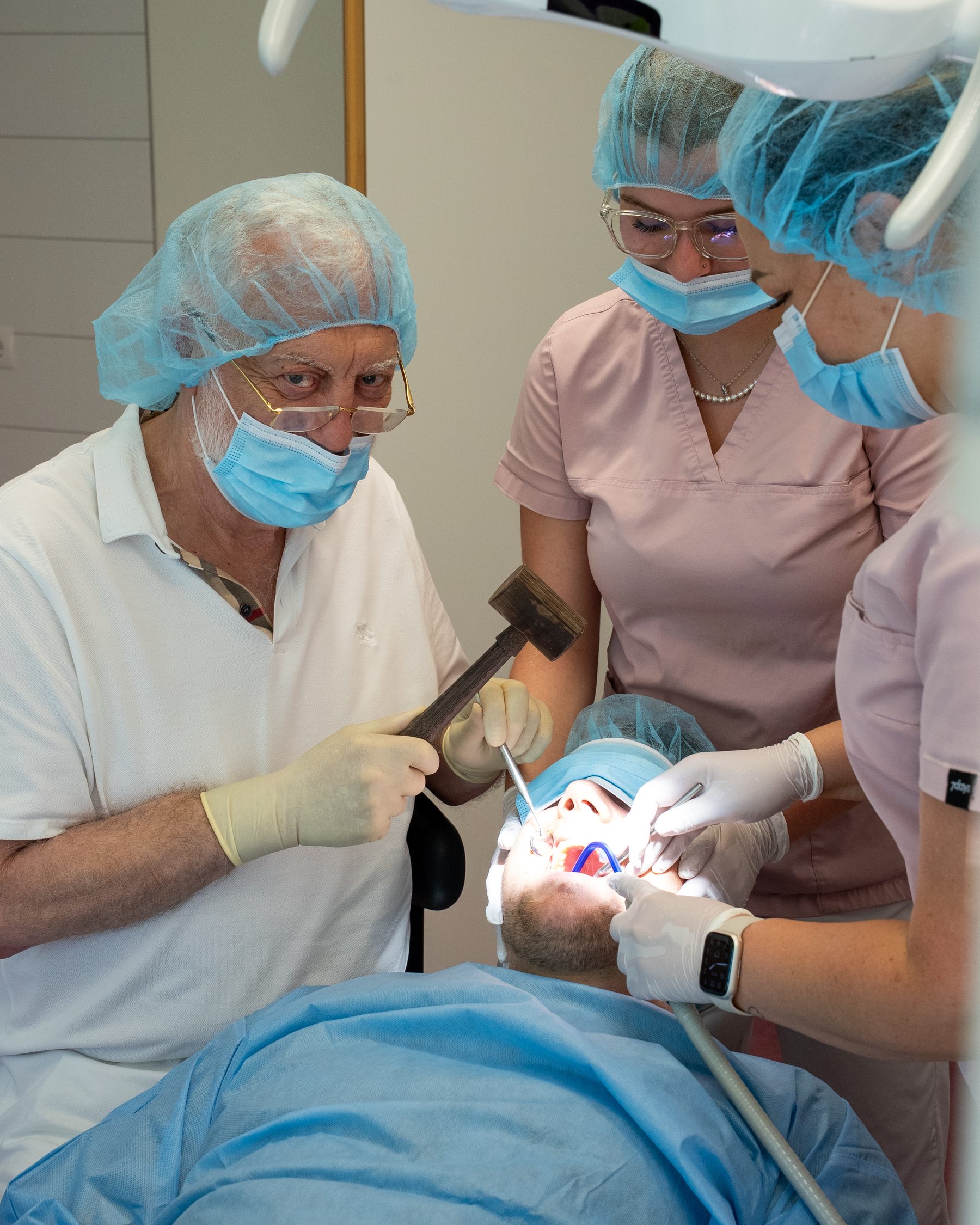 Behandlungsteam der VasiClinic bei einem Eingriff